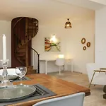 Holiday home La Maison Aux Fleurs By La Boite En Courteuil