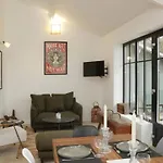 La Maison Aux Fleurs By La Boite En Holiday home Courteuil
