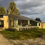 La Maison Aux Fleurs By La Boite En Courteuil