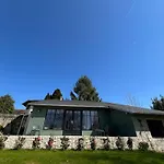 La Maison Aux Fleurs By La Boite En Holiday home Courteuil