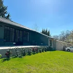 La Maison Aux Fleurs By La Boite En *