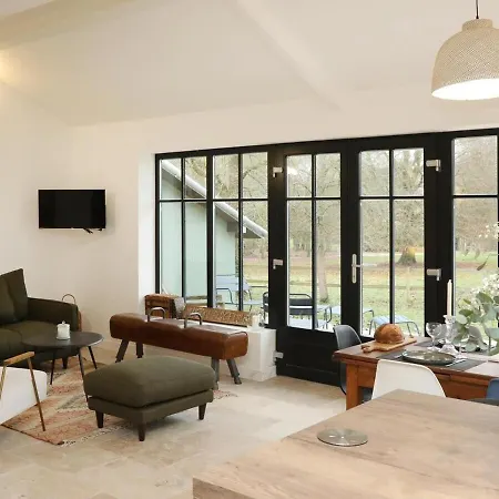 بيت للعطل La Maison Aux Fleurs By La Boite En