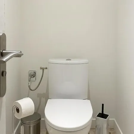 La Maison Aux Fleurs By La Boite En Tatil Evi