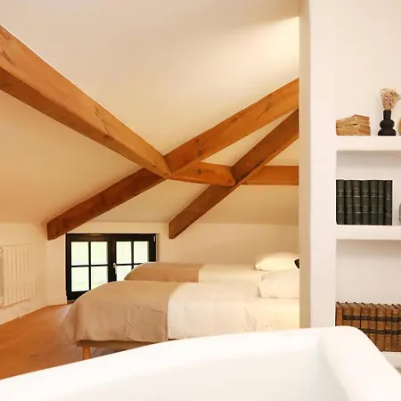 La Maison Aux Fleurs By La Boite En *