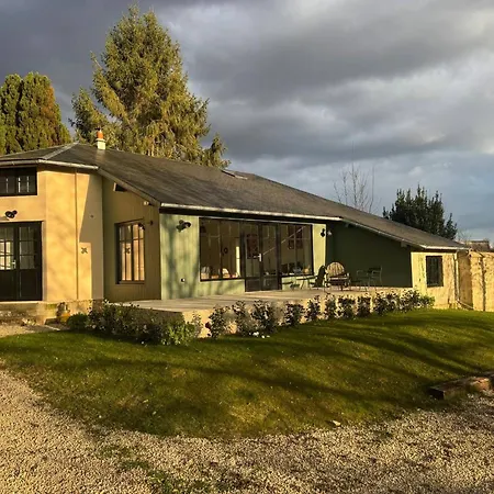 La Maison Aux Fleurs By La Boite En Courteuil