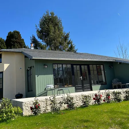 La Maison Aux Fleurs By La Boite En Courteuil